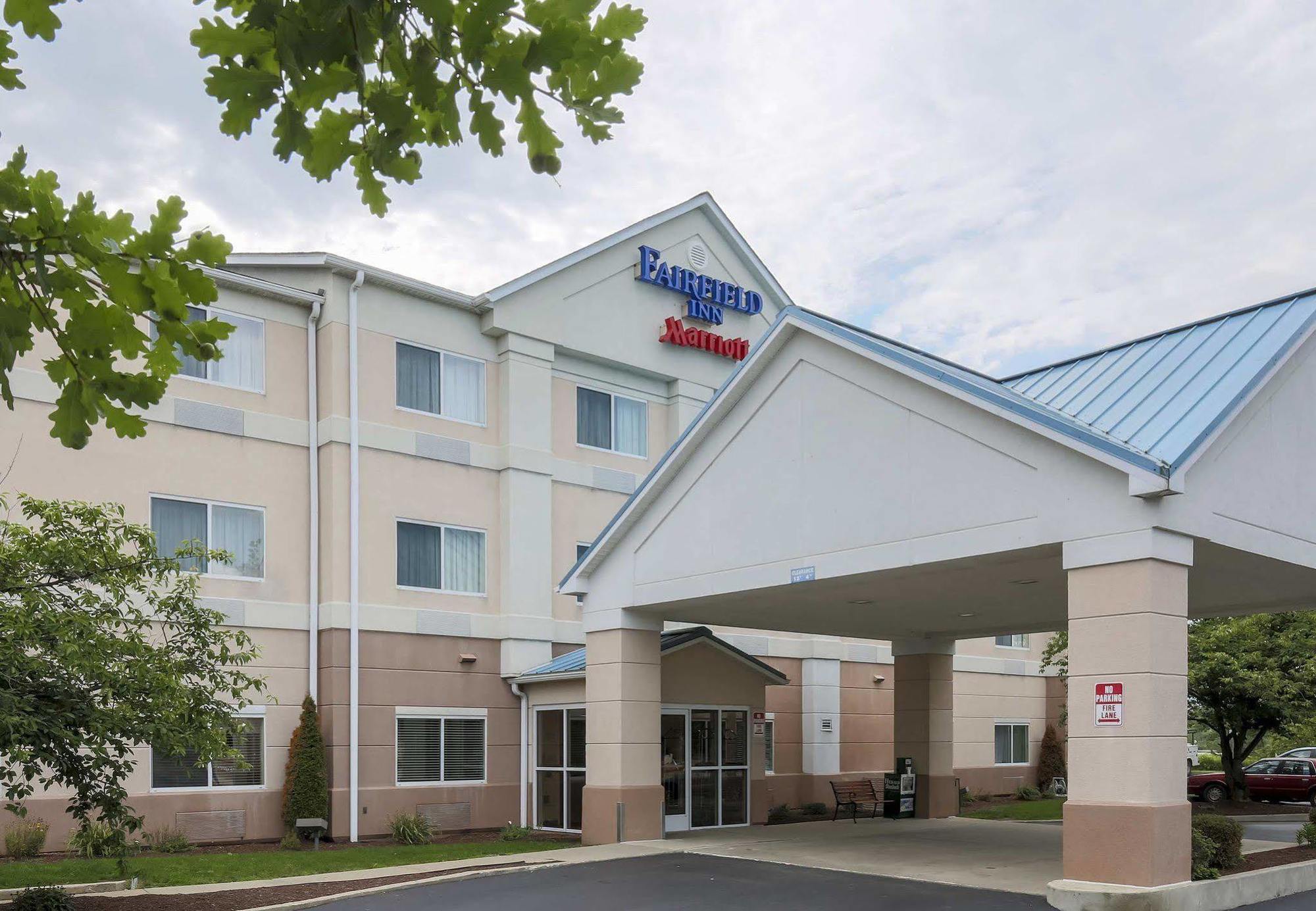 Wingate By Wyndham Uniontown Hotel Exterior photo