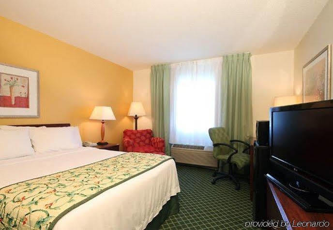 Wingate By Wyndham Uniontown Hotel Exterior photo